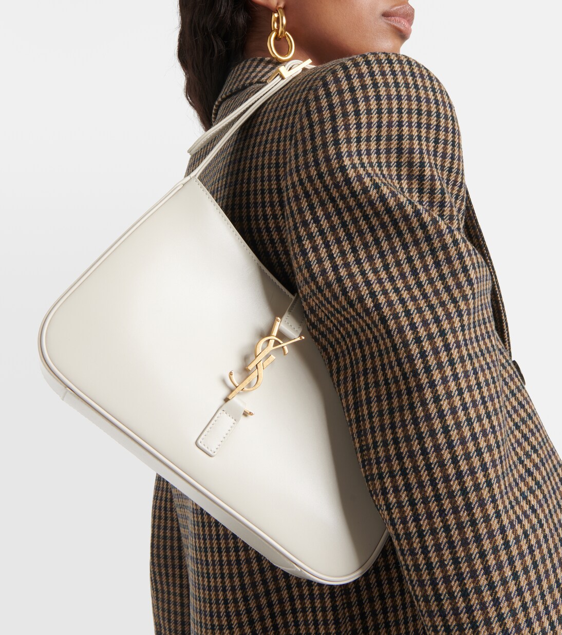Le 5 à 7 leather shoulder bag in white - Saint Laurent | Mytheresa