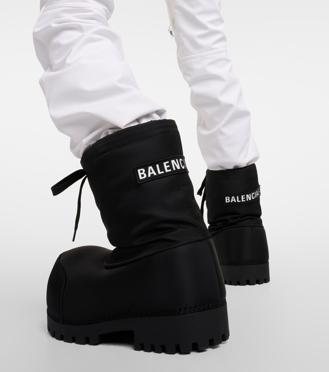 Alaska Low snow boots in black - Balenciaga | Mytheresa