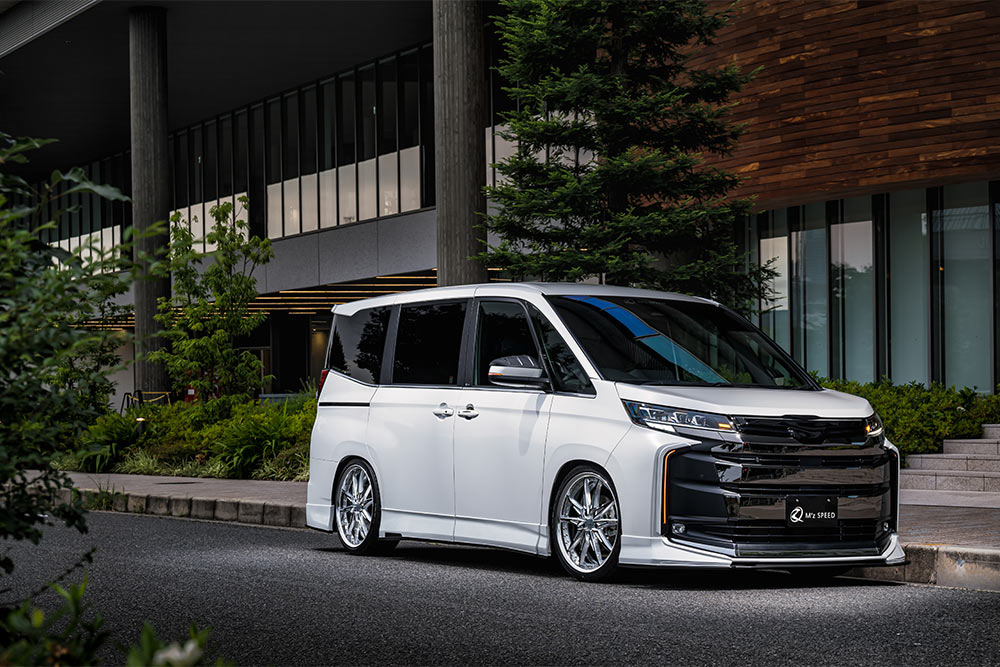 M'z SPEED 新車カスタムコンプリートカー | TOYOTA NOAH GRACE LINE