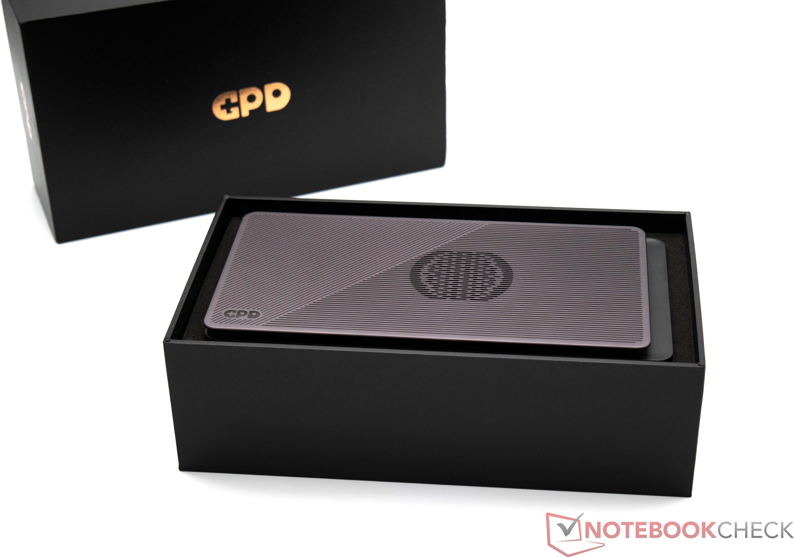 GPD G1 eGPU review: External AMD Radeon RX 7600M XT with 8 GB of