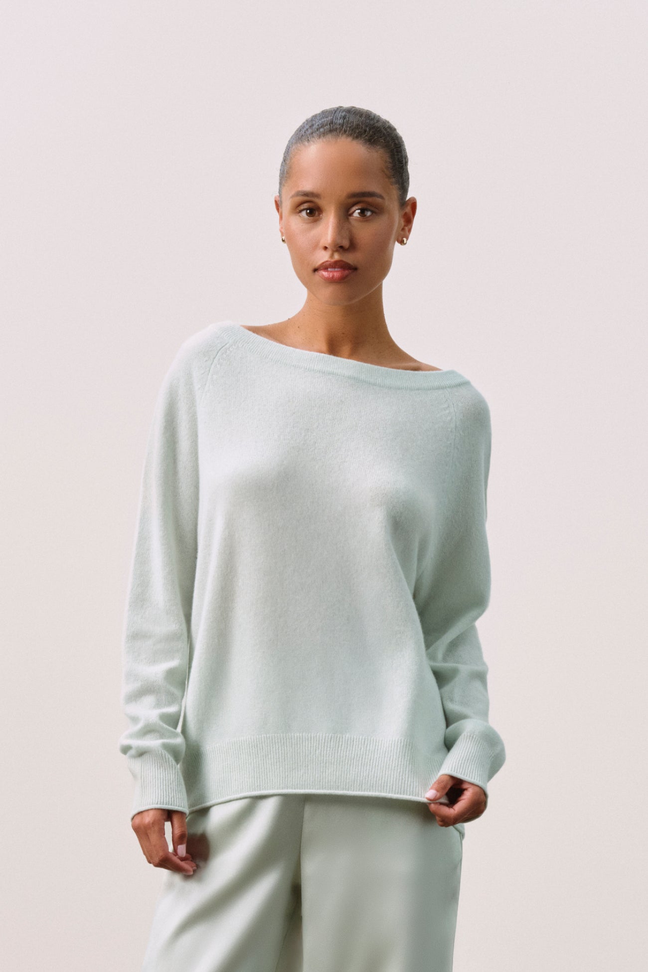 Women's Azalea Cashmere Boatneck Sweater – NAKEDCASHMERE
