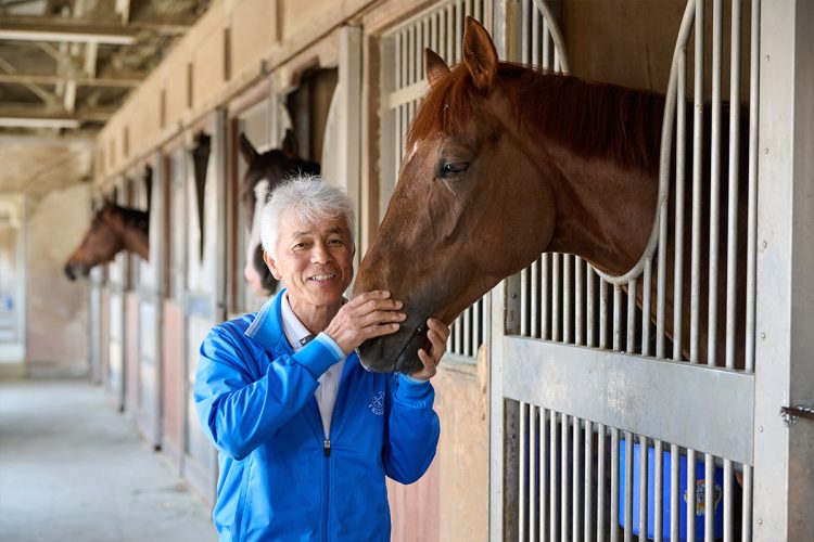 現役最多勝調教師・国枝栄氏が解説、2歳馬がデビューするための難関