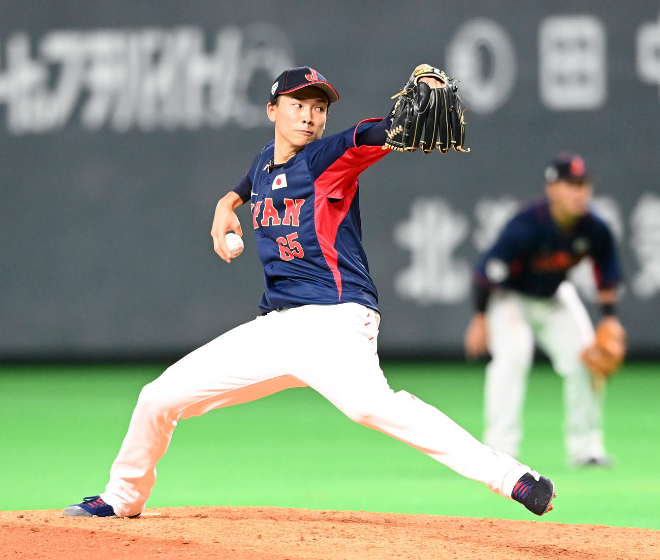 侍ジャパン】セットアッパー候補・湯浅京己が国際試合初登板 ピンチ