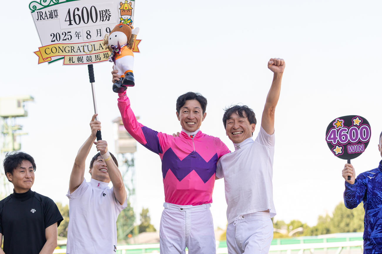 武豊騎手 前人未到のJRA通算4600勝達成／札幌8R - 競馬 : 日刊スポーツ