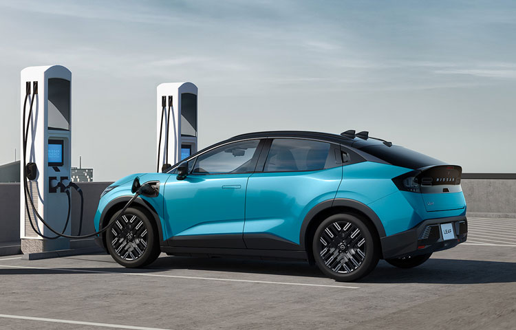 日産：日産電気自動車 充電について | 外で充電