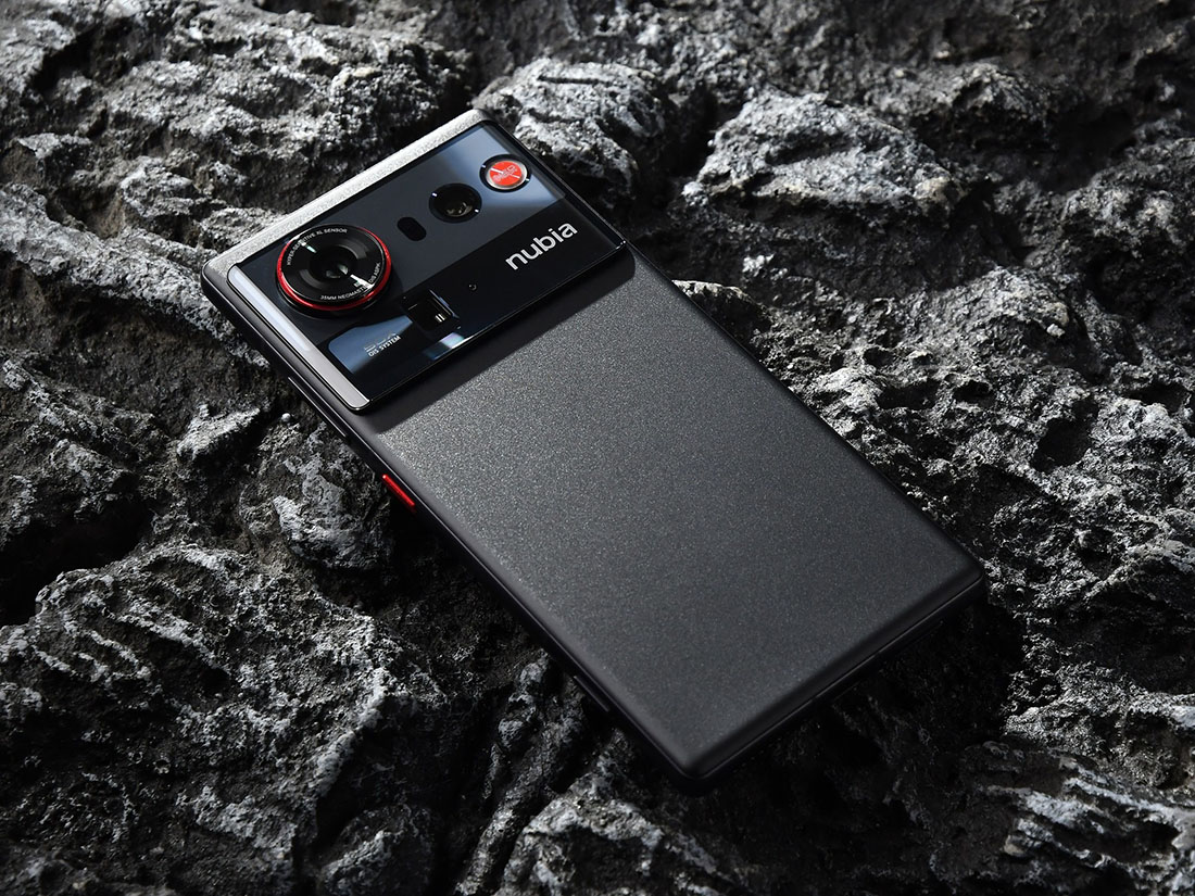 Nubia Z80 Ultra Review: True Full-Screen, Snapdragon 8 Extreme
