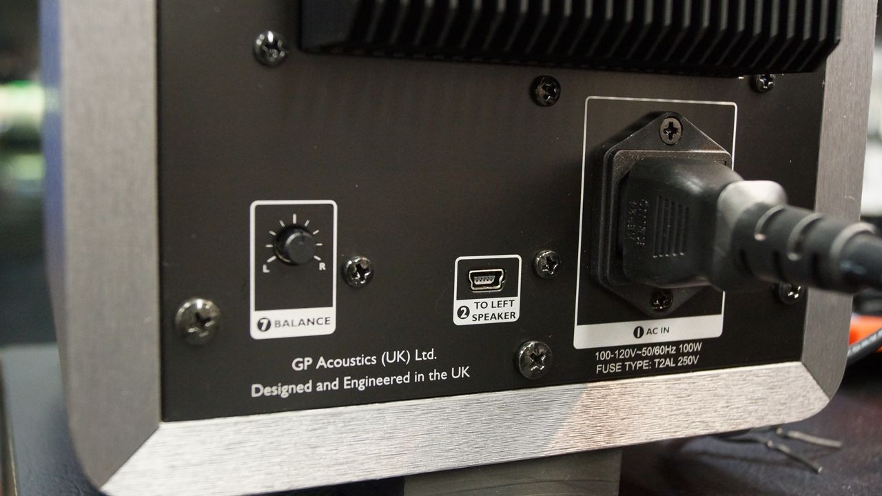 KEFのアクティブスピーカー「X300A」入荷情報！の巻 - サウンドテック