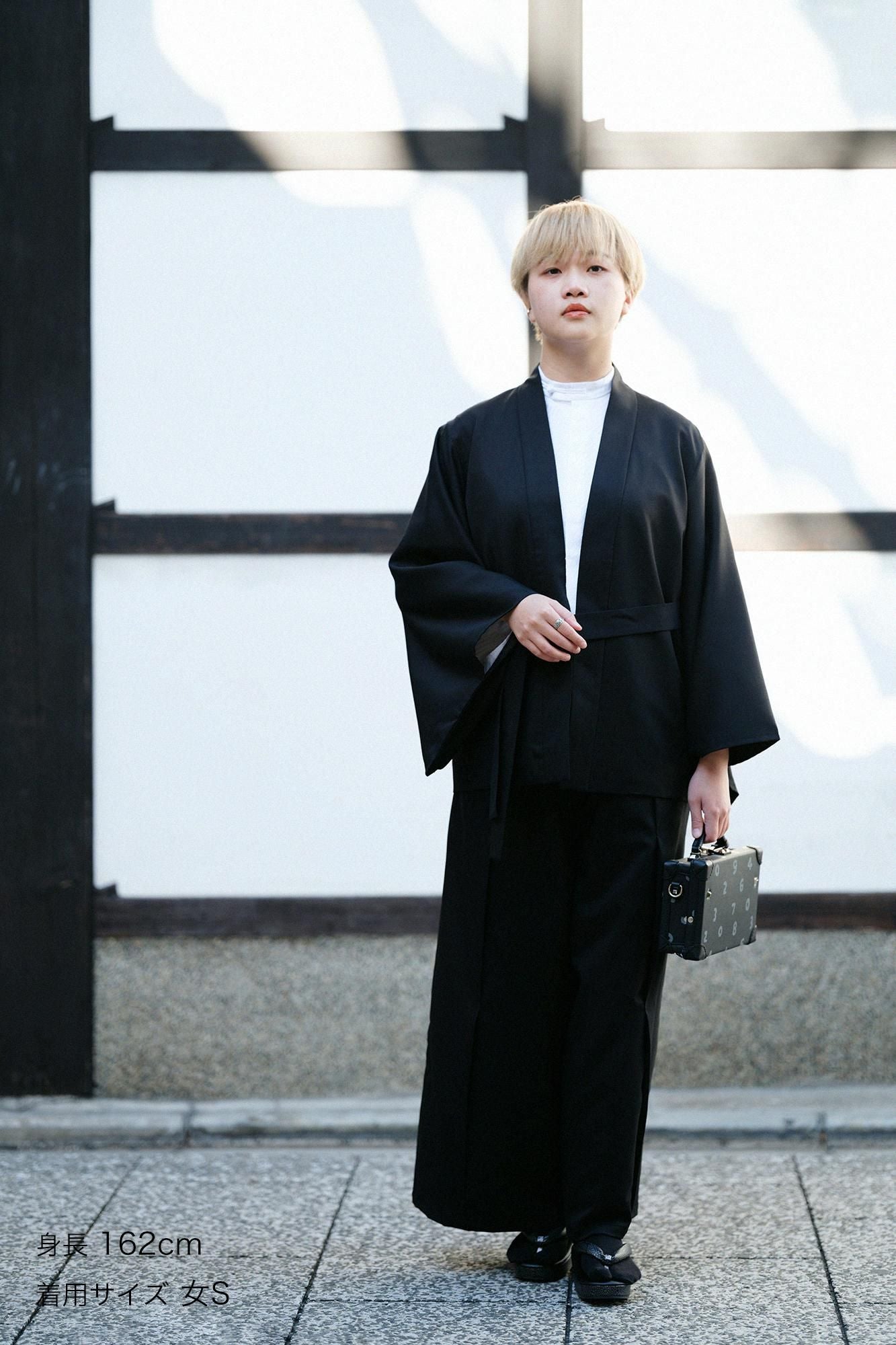 42双 梳毛（そもう） 短羽織（たんばおり） 袷（あわせ）／濡羽色（ぬれ