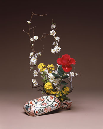 Special Issue「勅使河原 霞」発売中 | いけばな草月流