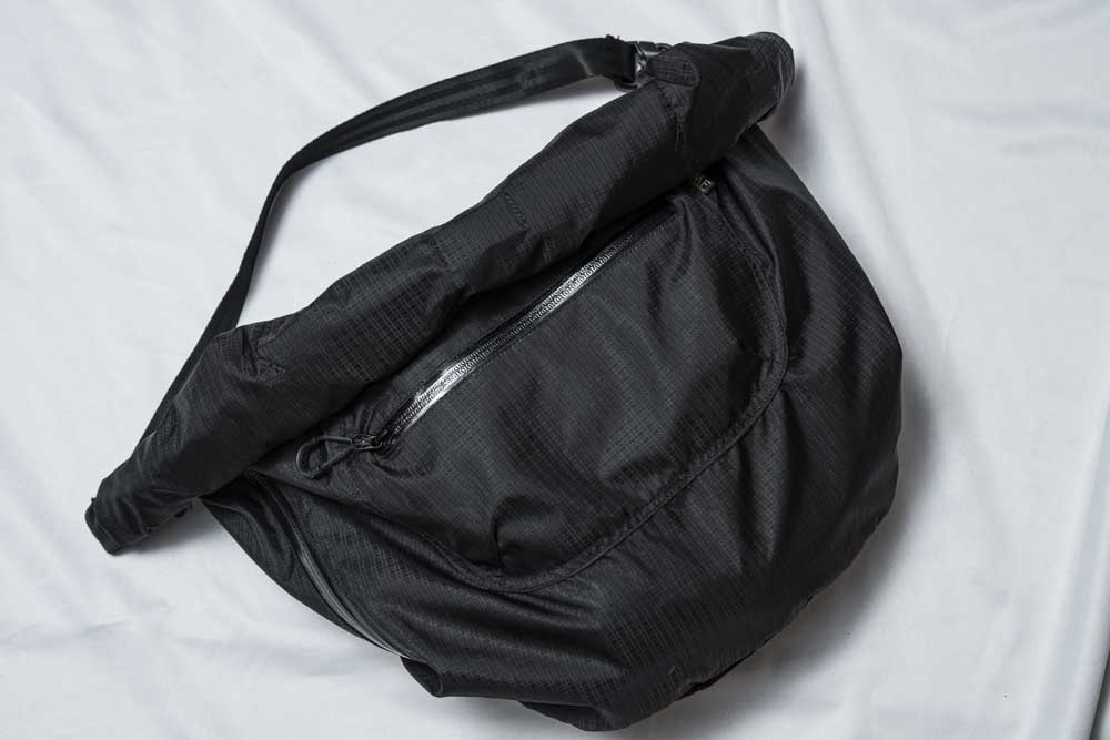 COMFY OUTDOOR GARMENT｜コンフィのロールバッグレビュー 快適さを追求