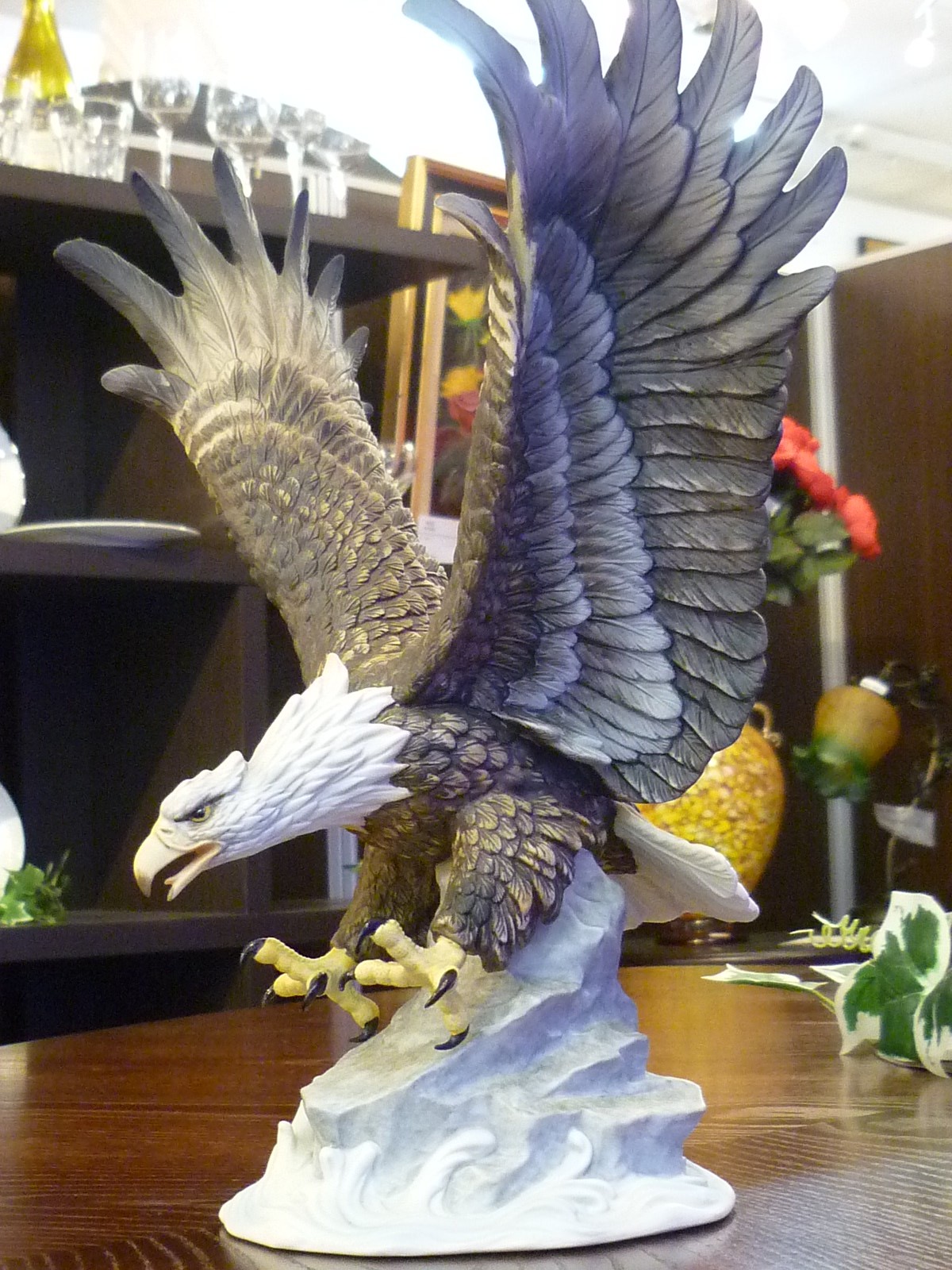 鷲の置物 鳥の置物 DAITO イーグル Ceramic Art Collection 猛禽類