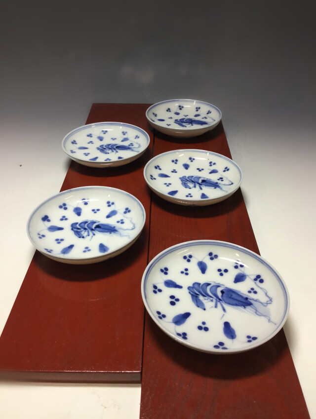 台湾 ヴィンテージ 海老絵付け 小皿 5枚セット 民藝 古道具 アンティーク 台湾の海老皿は手書きで，一つ一つ表情が違って可愛いです。 海老皿に