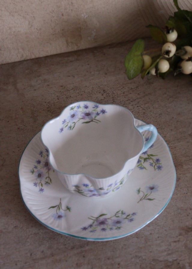 シェリーブルーロックカップ＆ソーサー 洋食器Antique Sam's Collection