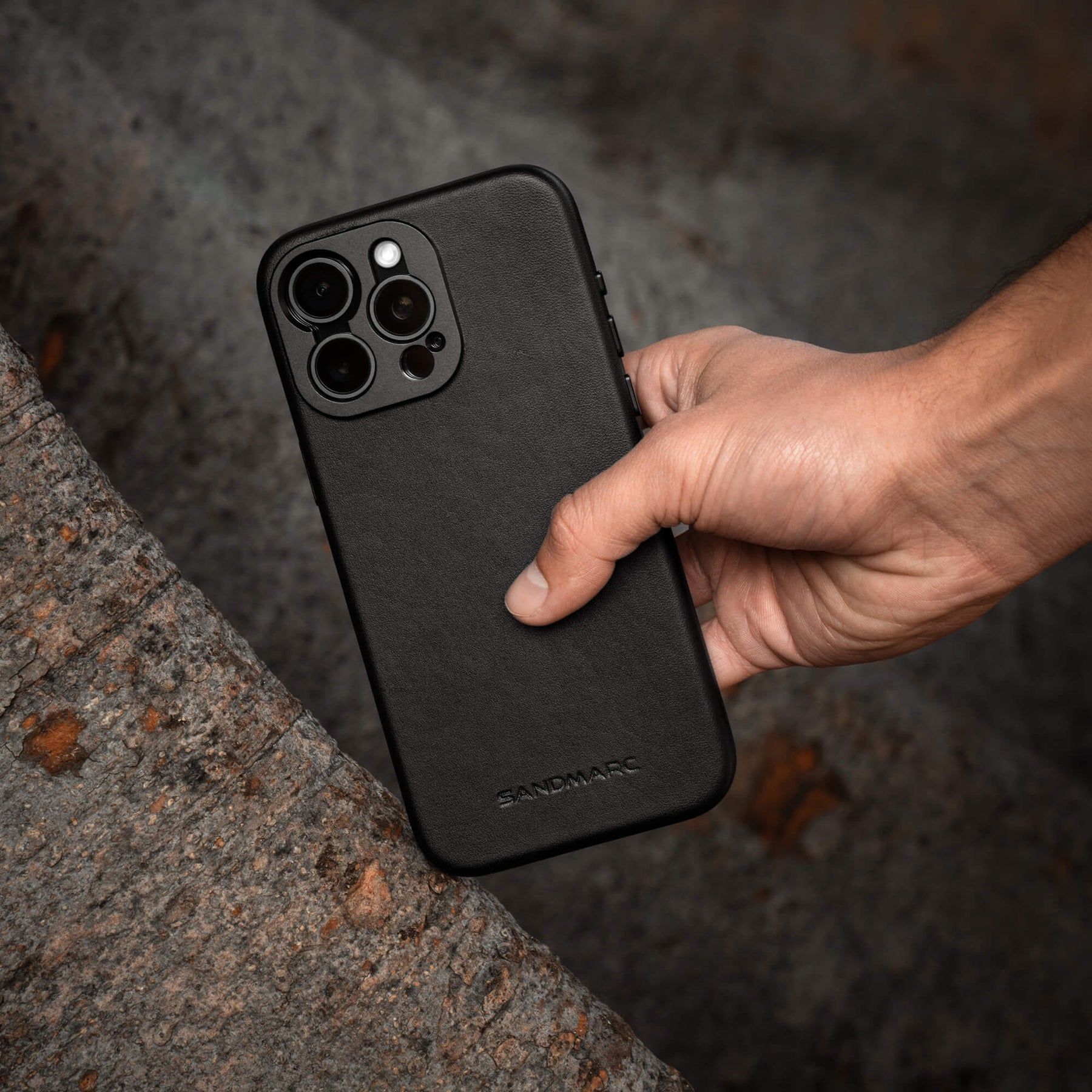 iPhone 15 Pro Leather Case | Black (MagSafe Compatible) - SANDMARC