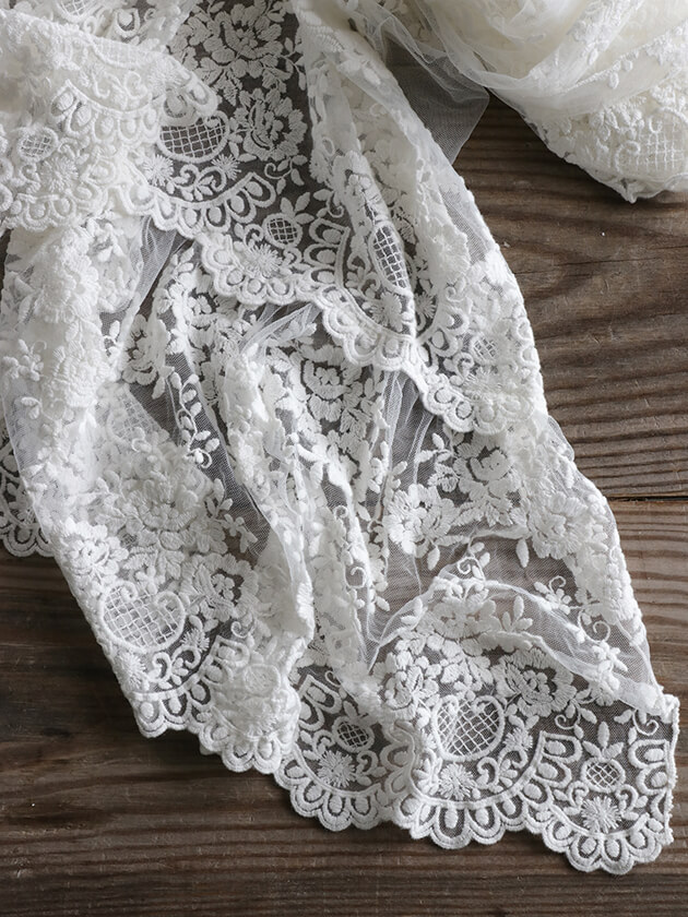 Chez moiテーブルランナーProvenzaオフホワイト サラグレース