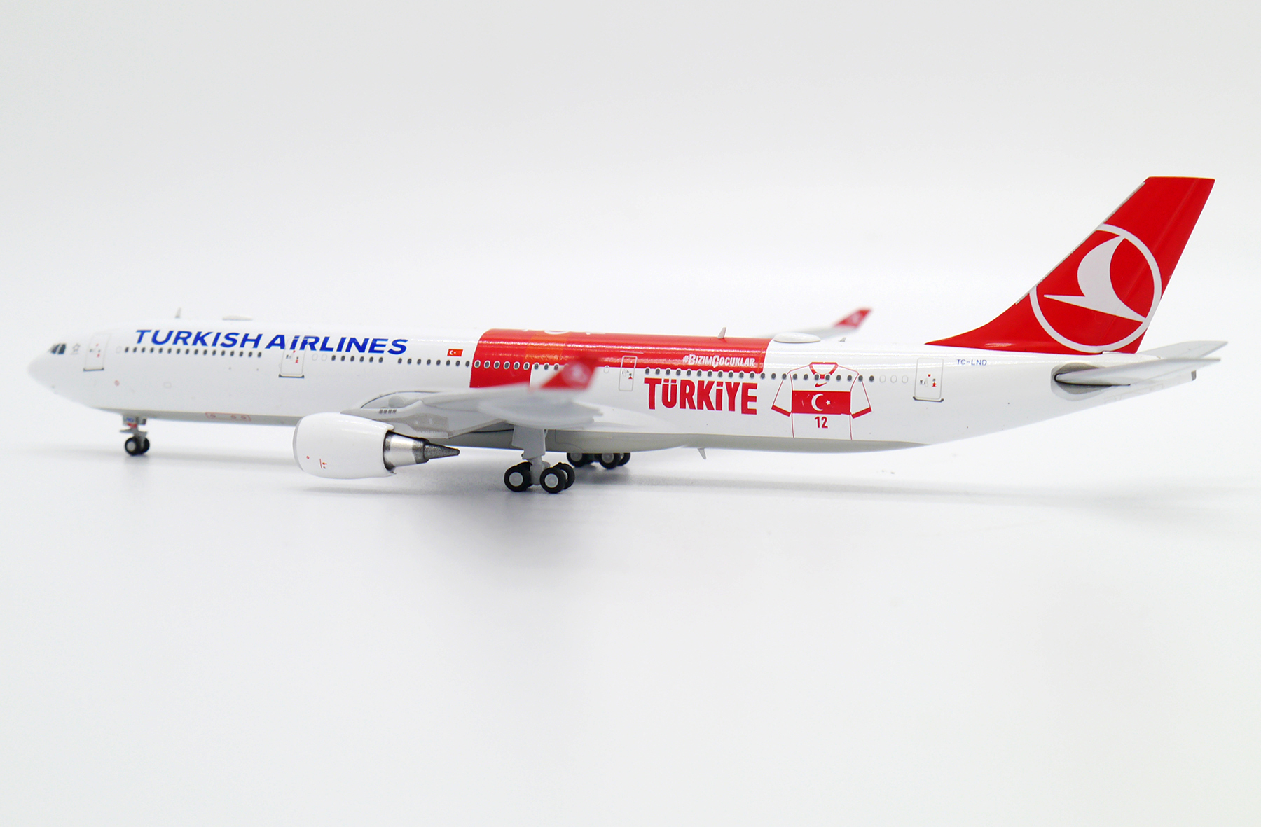 ScaleModelStore.com :: JC Wings 1:400 - EW4333011 - Turkish