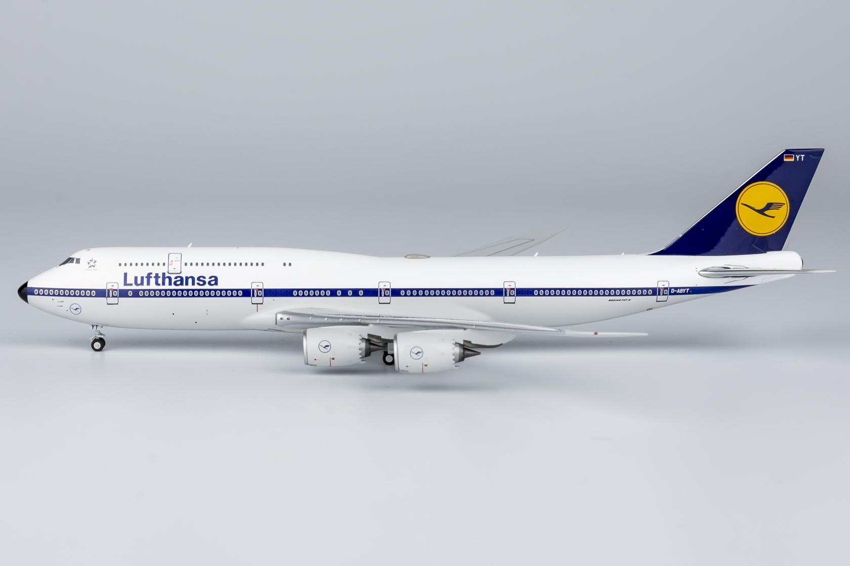 ScaleModelStore.com :: NG Models 1:400 - 78016 - Lufthansa Boeing
