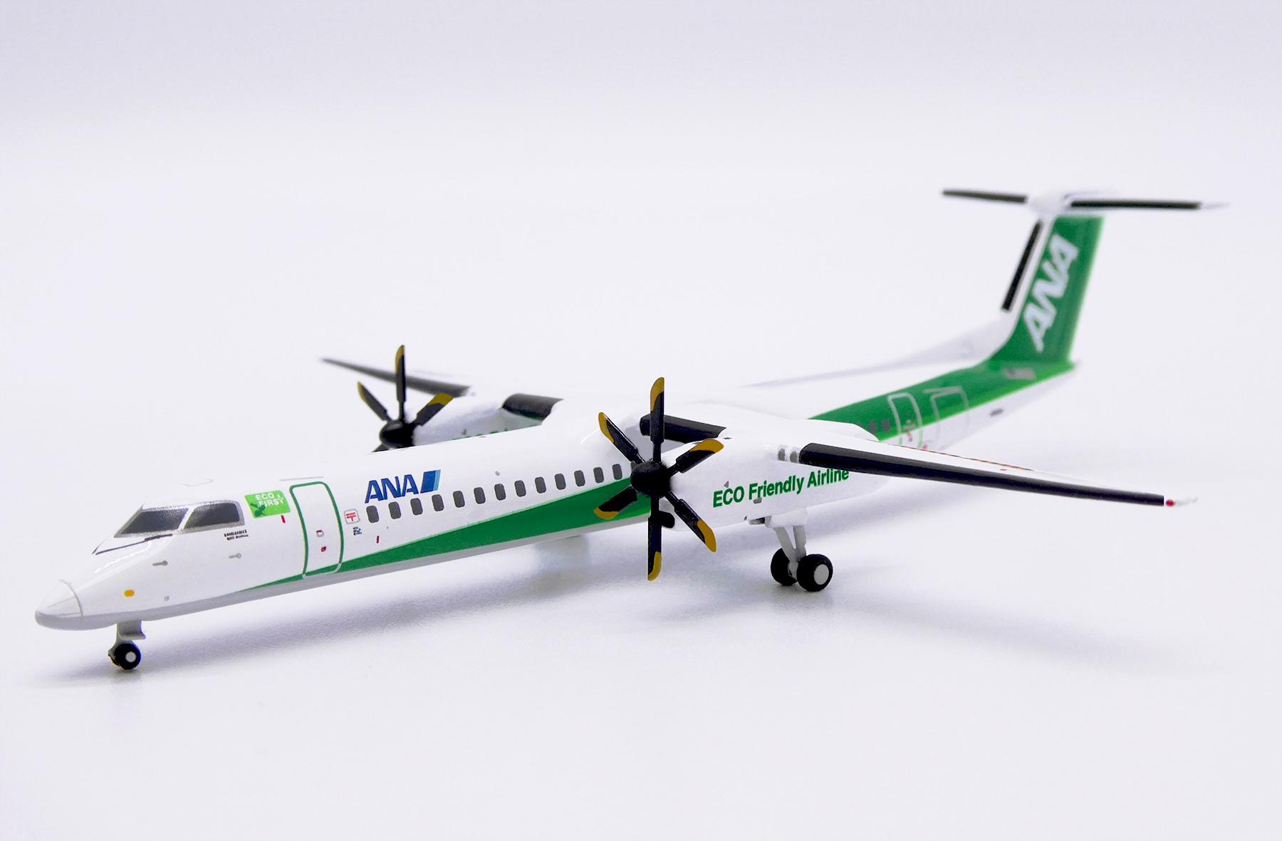 ANA Dash 8 Q-400 全日空 BOMBARDIER グリーンジェット ANA Dash 8 Q