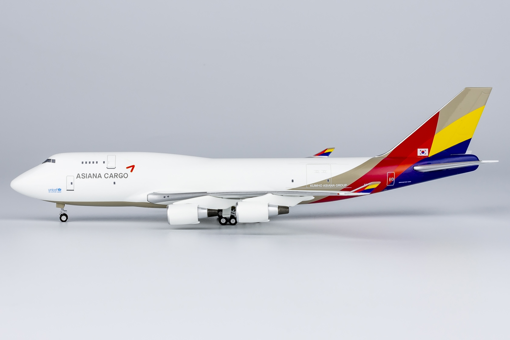 ScaleModelStore.com :: NG Lite 1:400 - AAR008 - Asiana Cargo