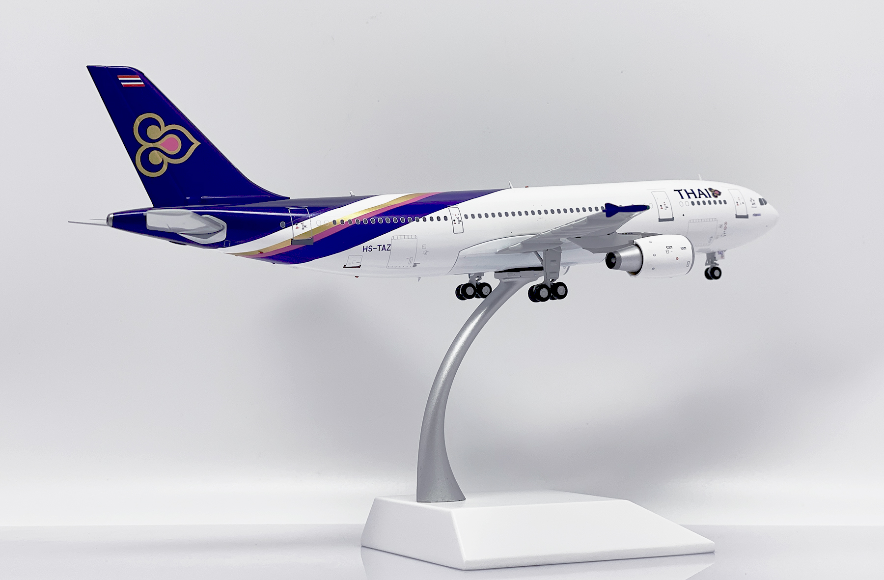 ScaleModelStore.com :: JC Wings 1:200 - XX20216 - Thai Airways