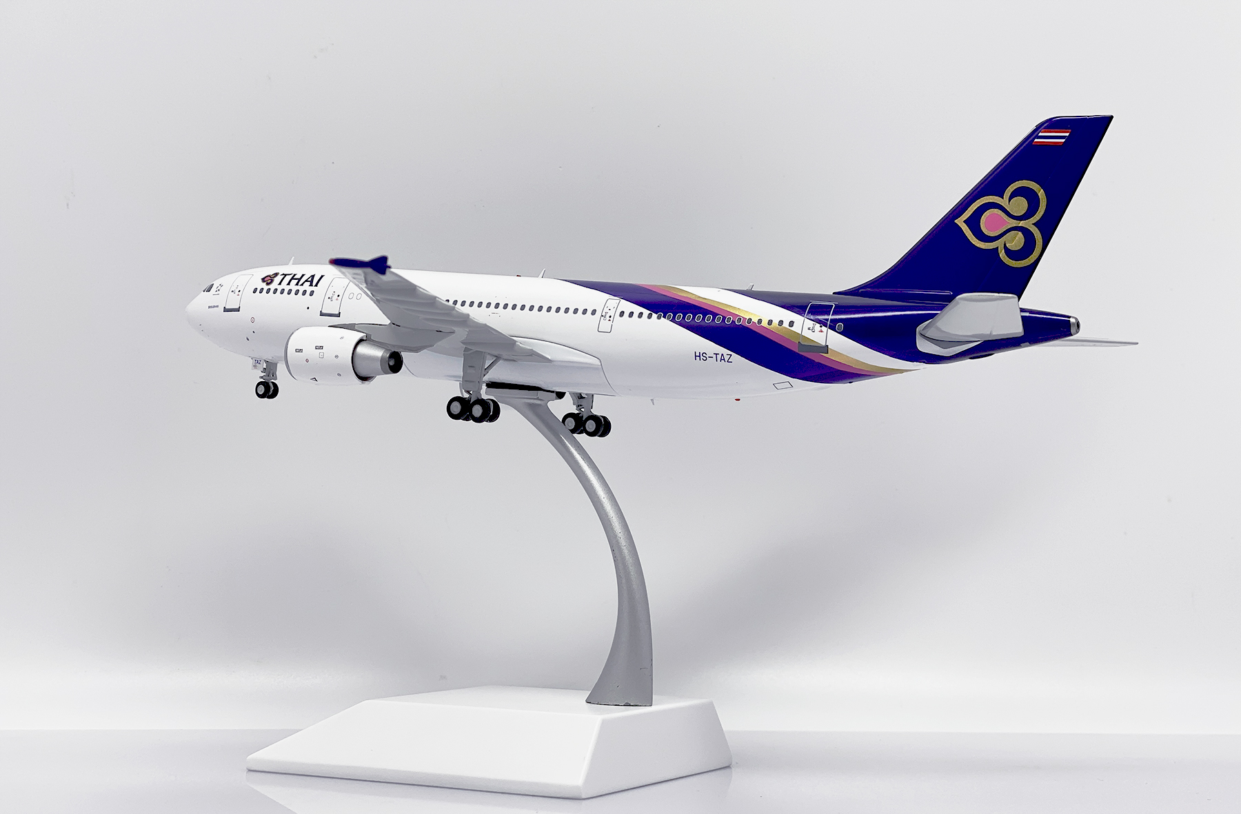 ScaleModelStore.com :: JC Wings 1:200 - XX20216 - Thai Airways