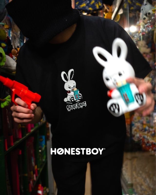 HONESTBOY×SECRET BASE×FRUIT OF THE LOOM Logo Rabbit SS Tee BLACK