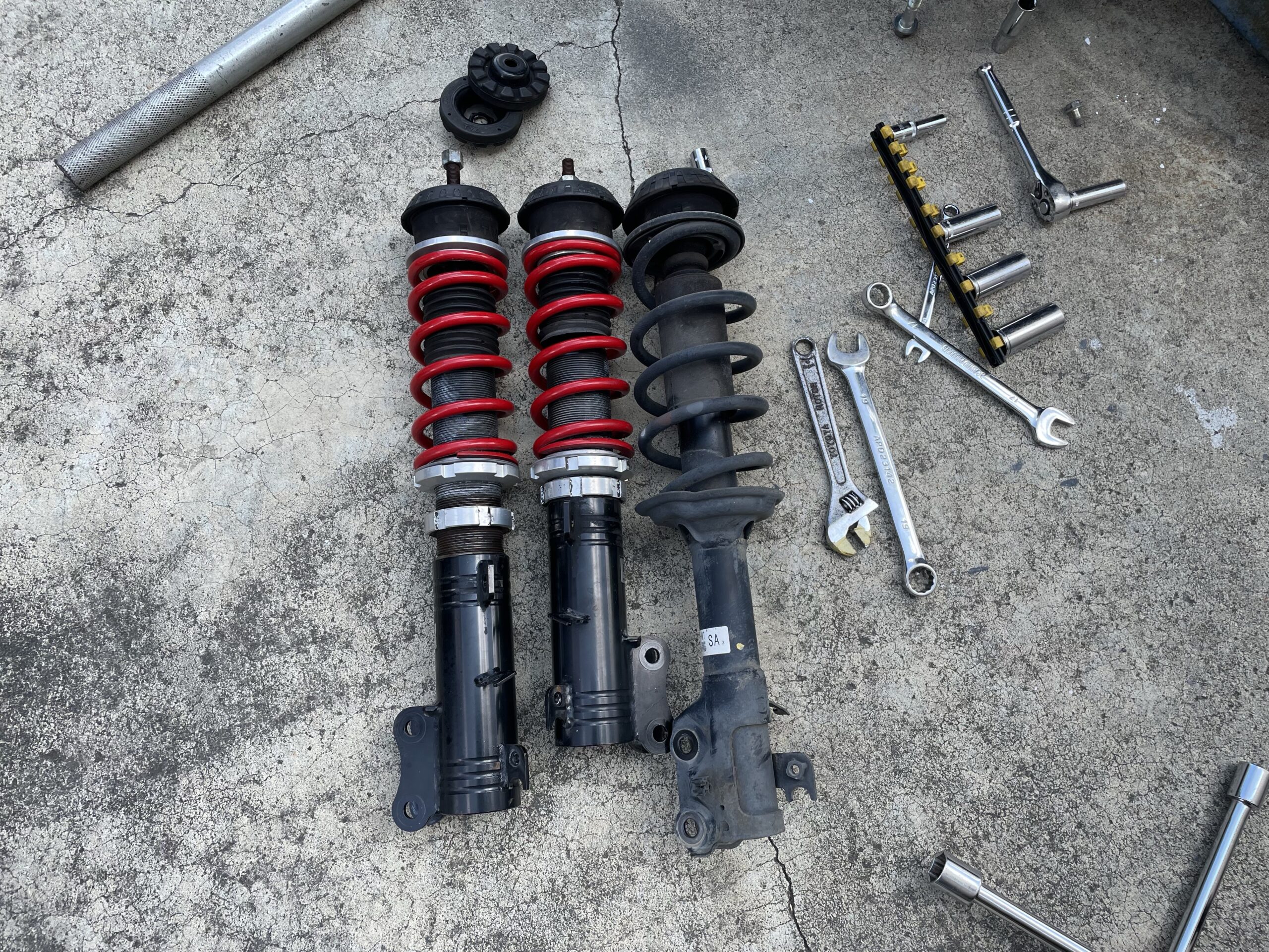 N-ONE（JG1）にN-BOX（JF1）の車高調とアクスル流用 | Freedom