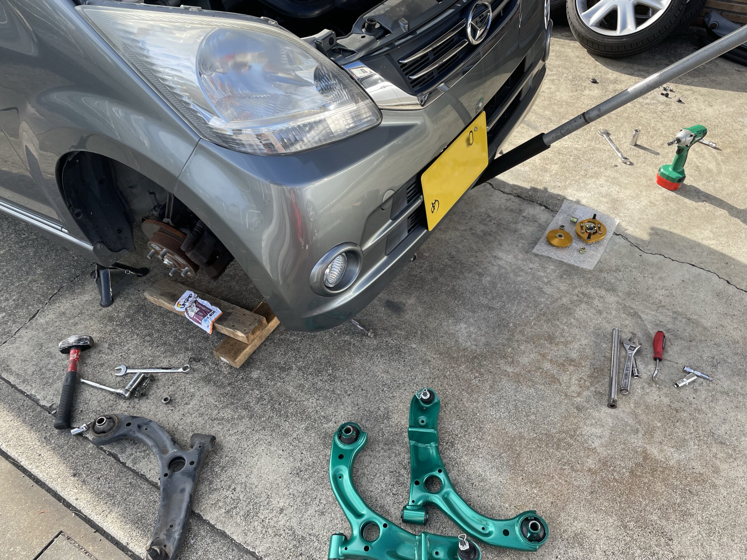 L175やL375】ロアアームの交換方法 | Freedom