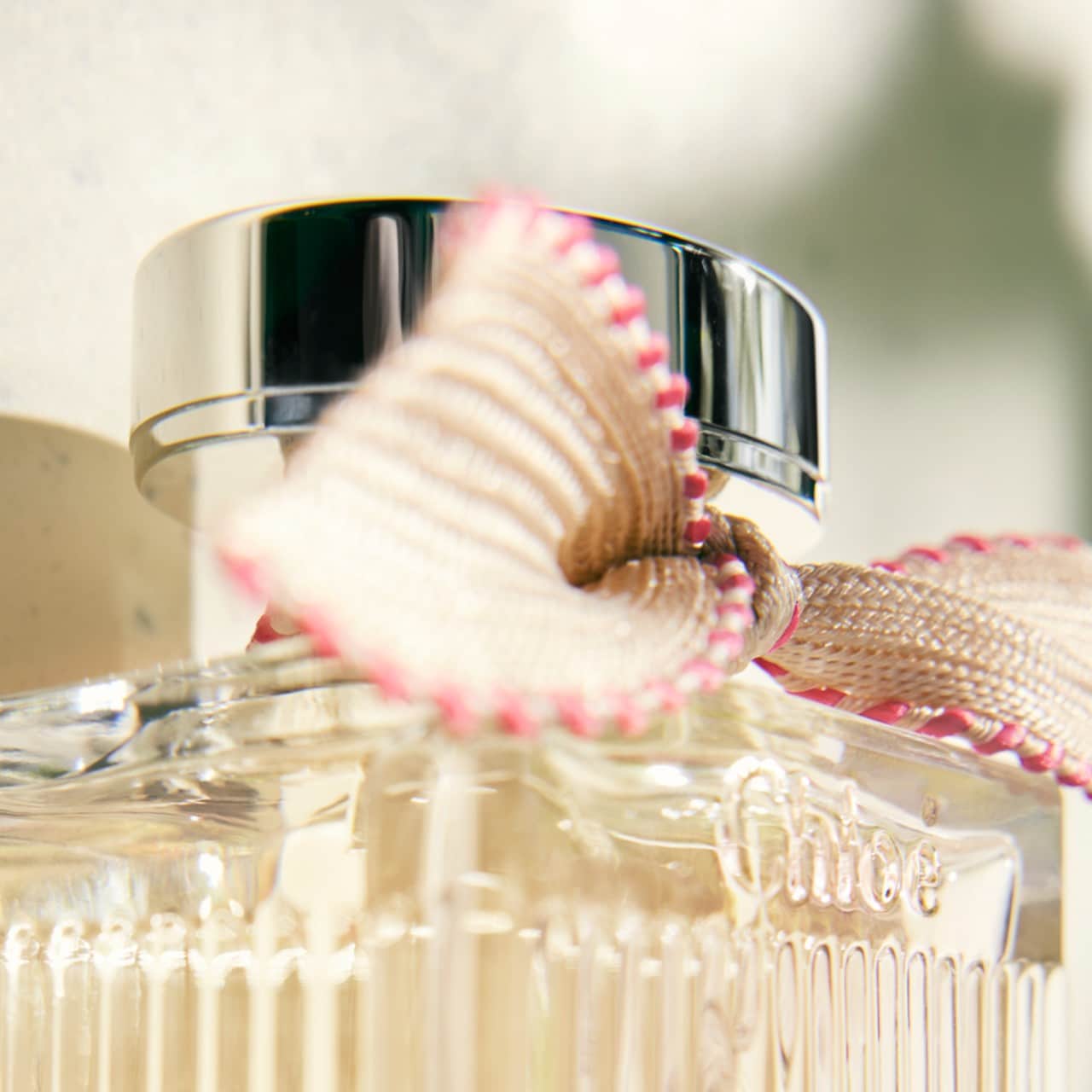 Chloé L'Eau de Parfum Lumineuse with Jasmine and Vanilla Travel