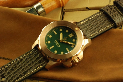 HEROIC18 M8200 - SeriousWatches.com