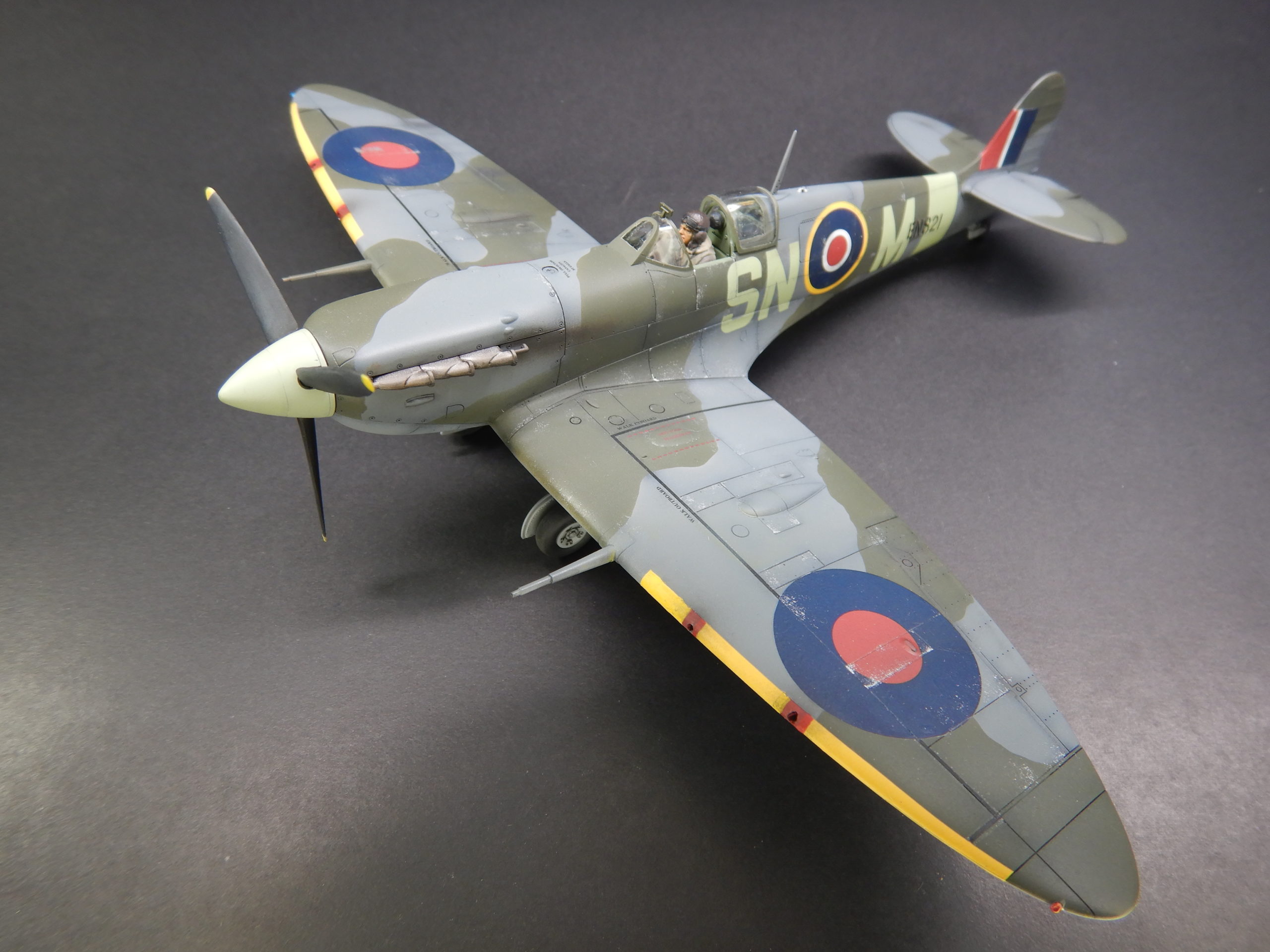 タミヤ 1/48 スーパーマリン スピットファイア Mk.Vb | 手動式模型工作