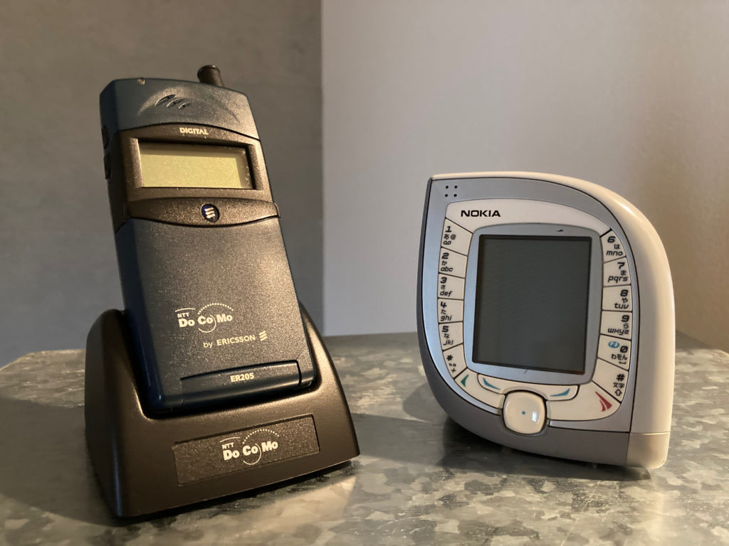 ケータイがもっとも個性的だった時代〜エリクソンER205＆ノキア7600が