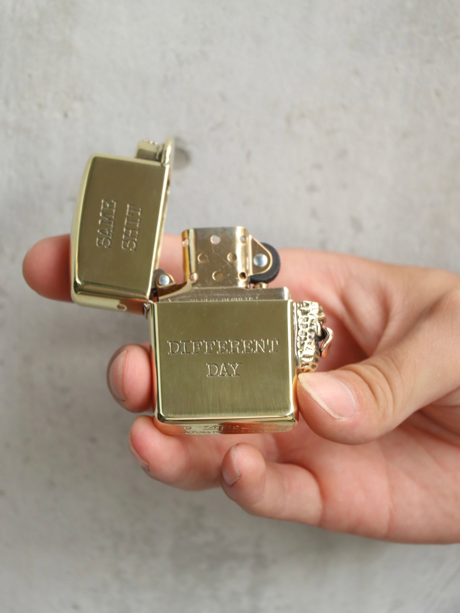 PEANUTS & CO. - BERO PEANUTS ZIPPO (BRASS) | SKANDA