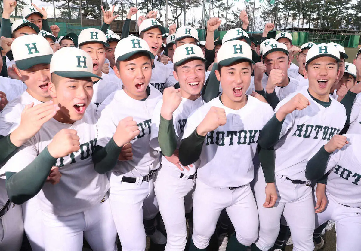 センバツ】報徳学園 「恒例」胴上げや帽子を投げる儀式を自粛 大角監督