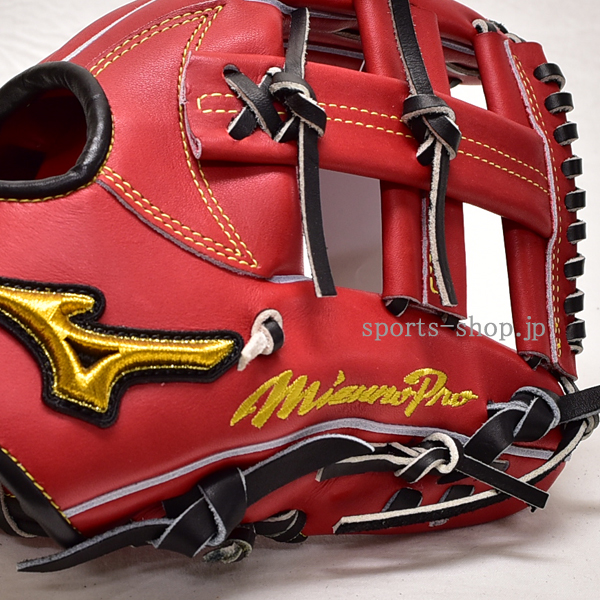 秦野市 S.Oさま ミズノプロ オーダー 内野手 AXIモデル 軟式用 レッド