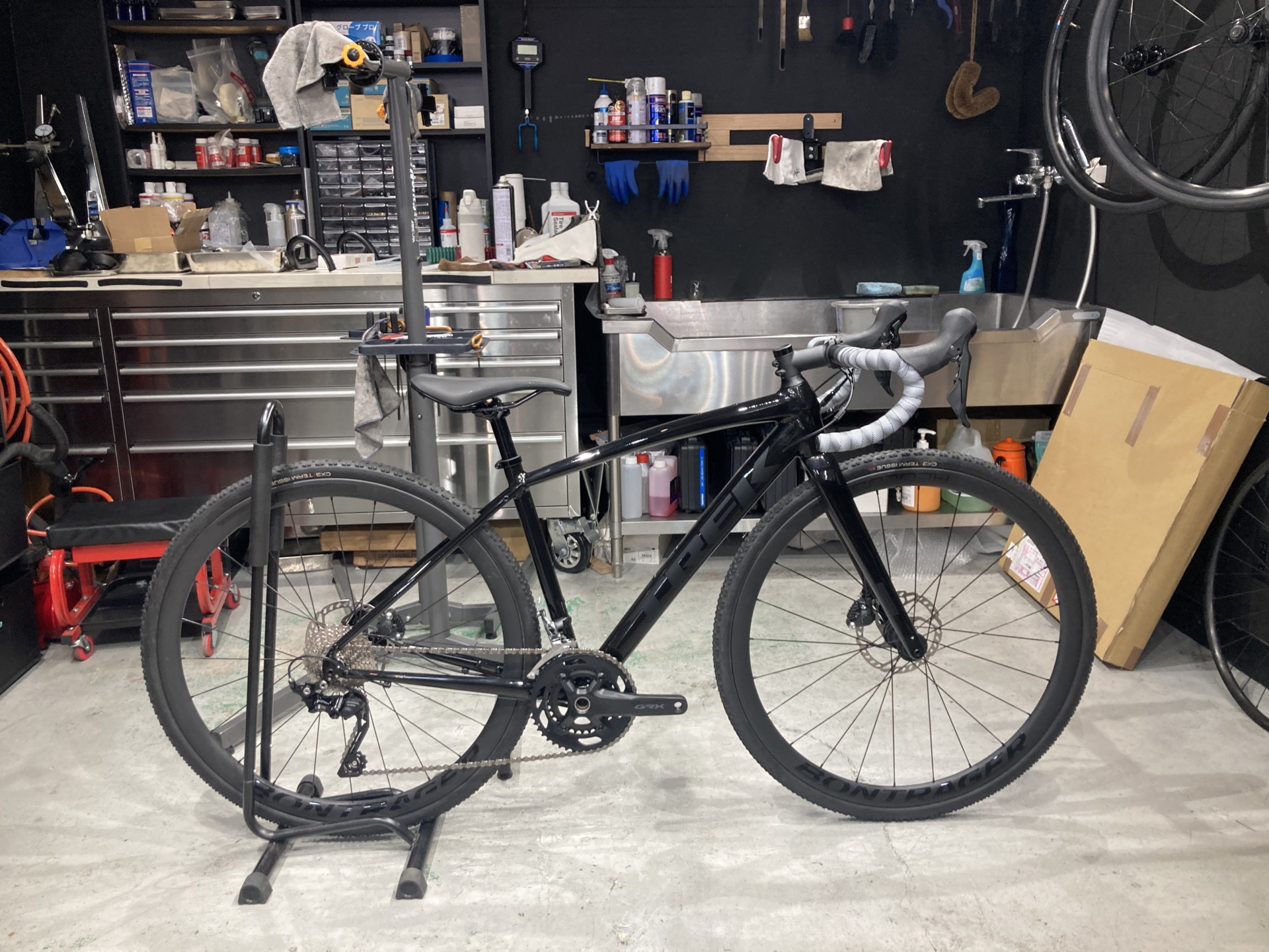 TREK Domane AL4 Gen3 × 納車 + パーフェクト組み立て + ガラス