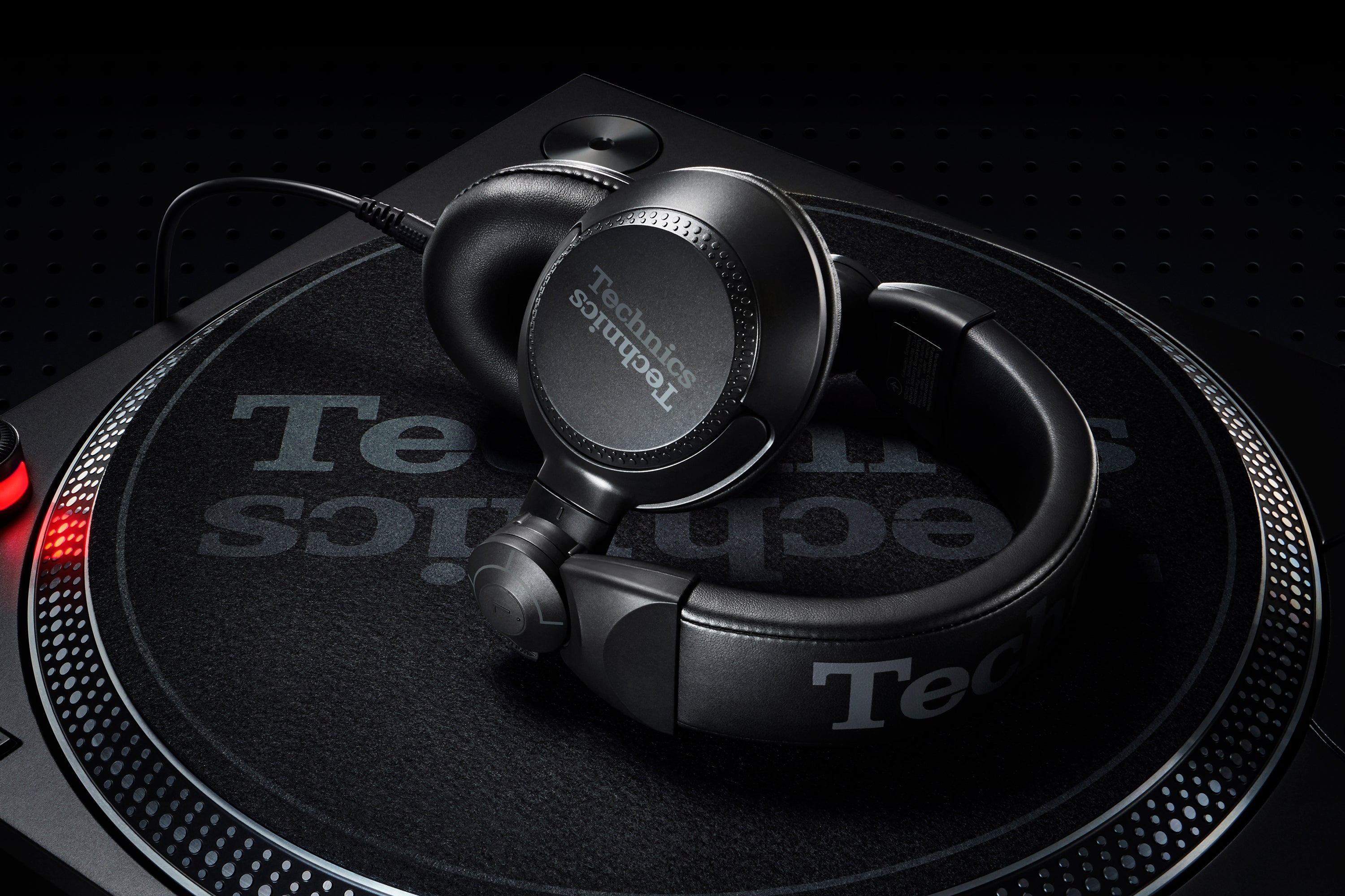 Technics DJ Headphones EAH-DJ1200 with Swivel Mechanism & 40mm