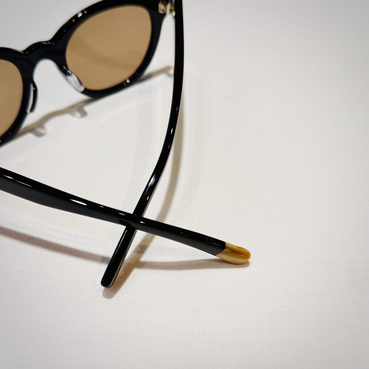 BLANC..（ブラン） 取り入れやすい、ボストンシェイプの新作サングラス