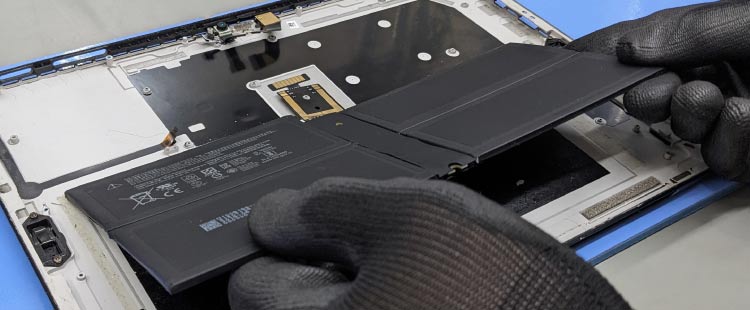 Surface (サーフェス) バッテリー交換修理 - 費用や期間・膨張や充電
