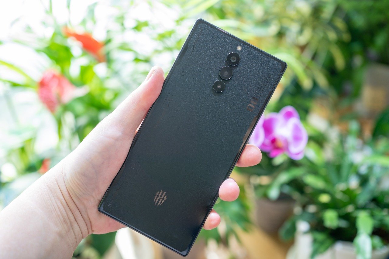 ハイスペックなゲーミングスマホの実力とは？ 最新モデル「REDMAGIC 8