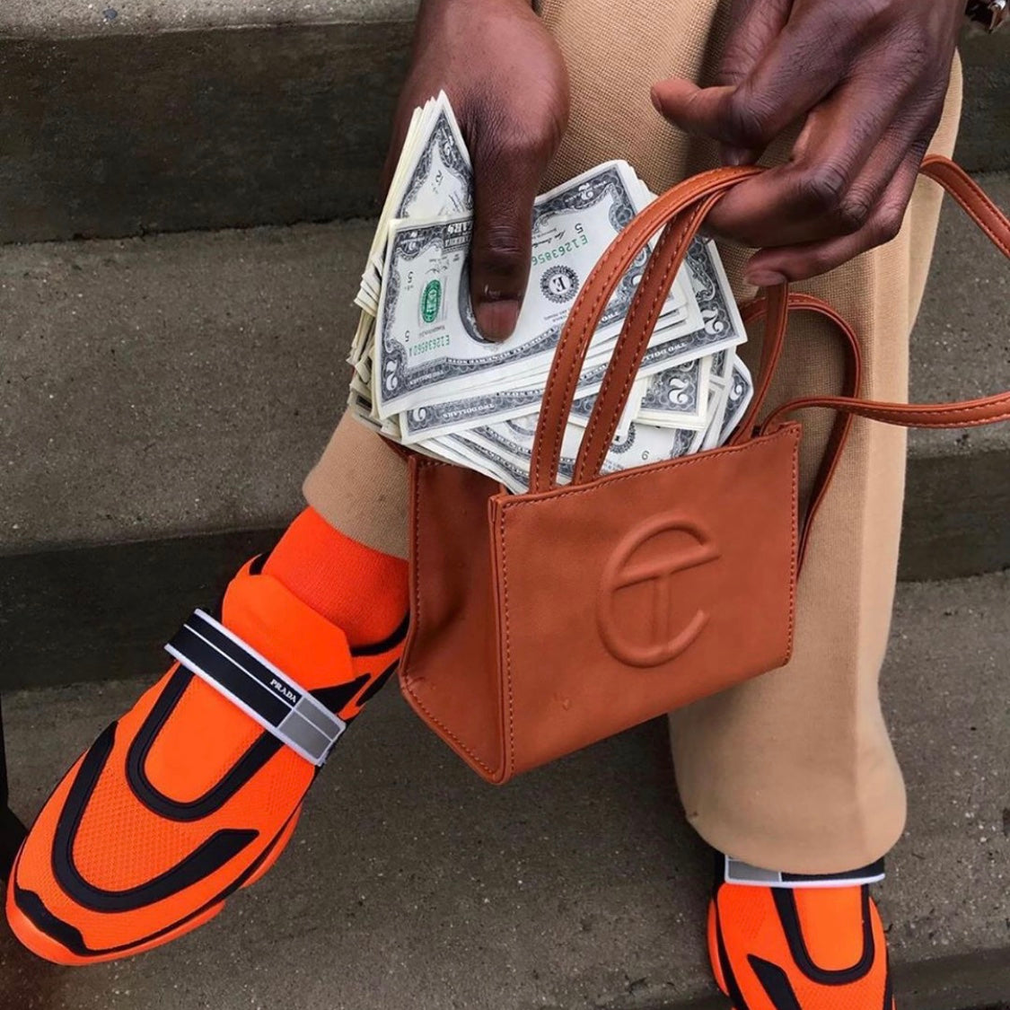 2日配信【テルファー】タン 淡い茶色 ショッピングバッグ – Perfume Japan