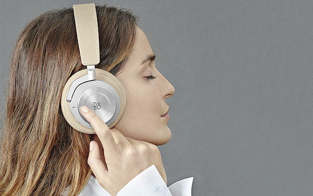 デザイン、音質、ノイズキャンセルまで極上。ハイエンドヘッドホンの新