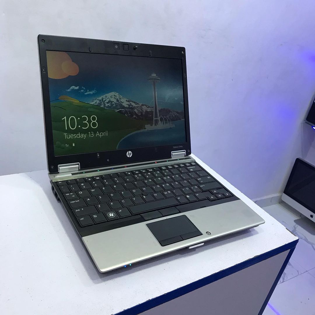 HP Elitebook 2540p – Intel Core i7 – 4GB Ram – 320GB HDD – 12 inch