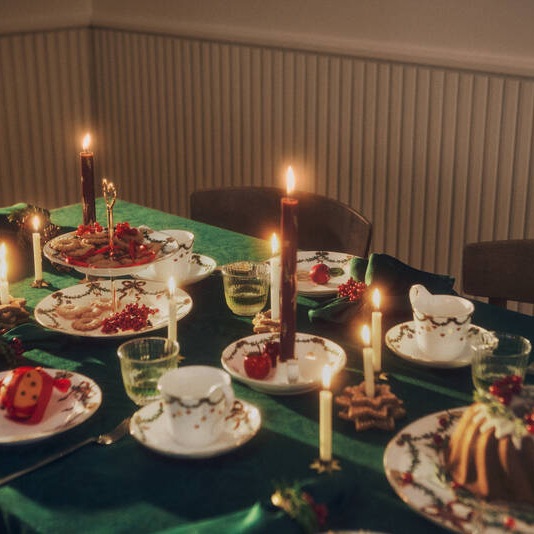 スターフルーテッド クリスマス テーブルクロス グリーン|ロイヤル