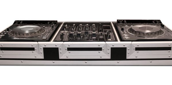 COFFIN FOR 2 X PIONEER CDJ 2000 / DVJ 1000 CD PLAYERS AND 12