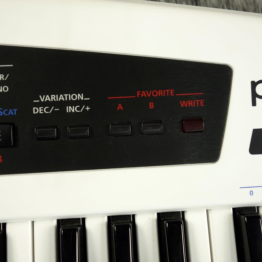 美品◎Roland 49鍵 ショルキー AX-Synth ローランド Roland AX-Edge-W (ホワイト) 49鍵盤 シンセサイザー ショルダー