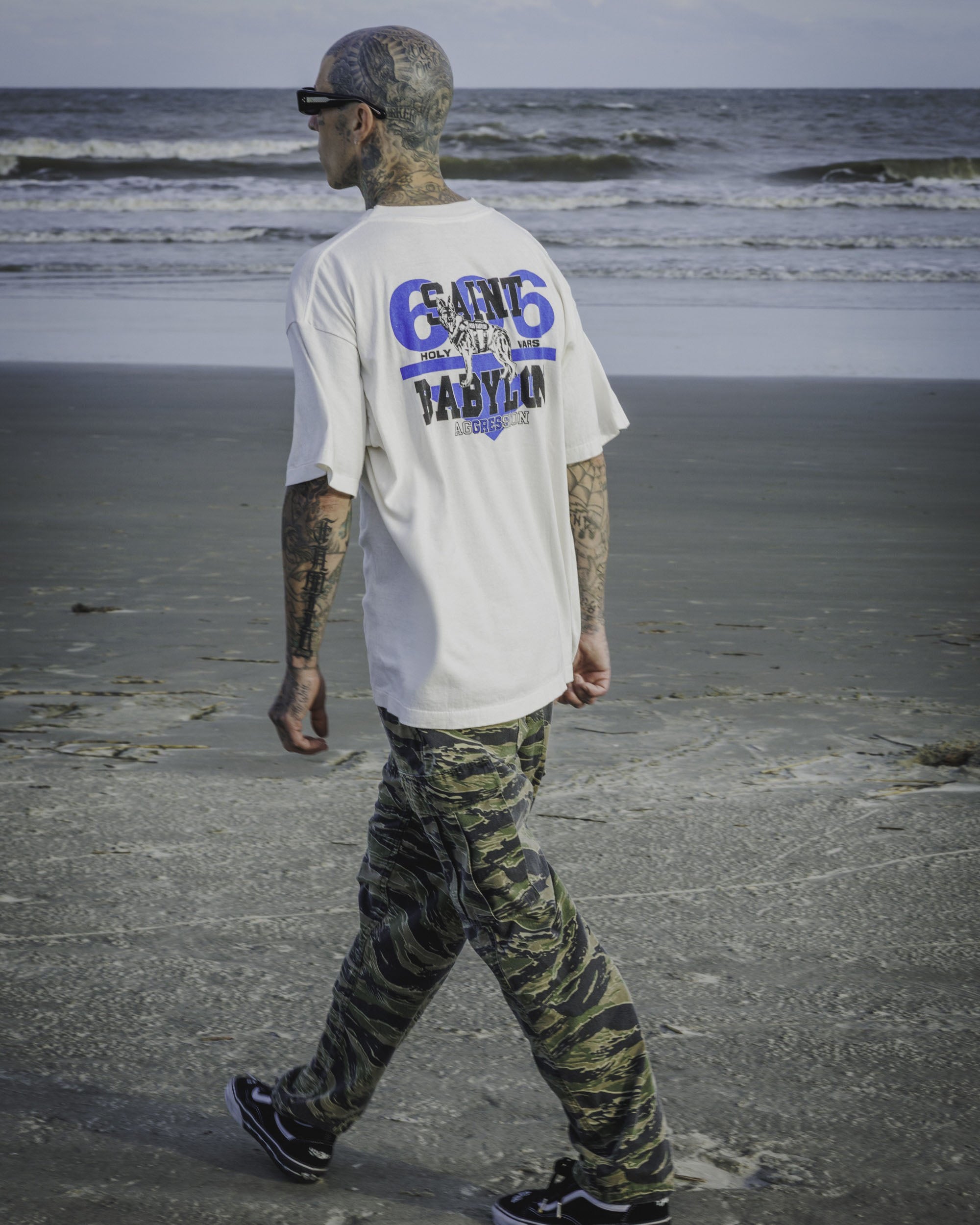 SAINT Mxxxxxx]BBLN_SS TEE/SAINT BABYLON/WHITE(SM-HR1-0000-C48) – R&Co.