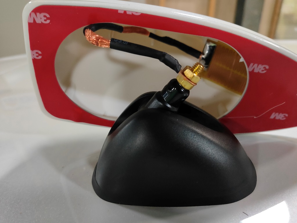 スイフトスポーツ(ZC33S) シャークアンテナ取り付けでさり気なくドレス