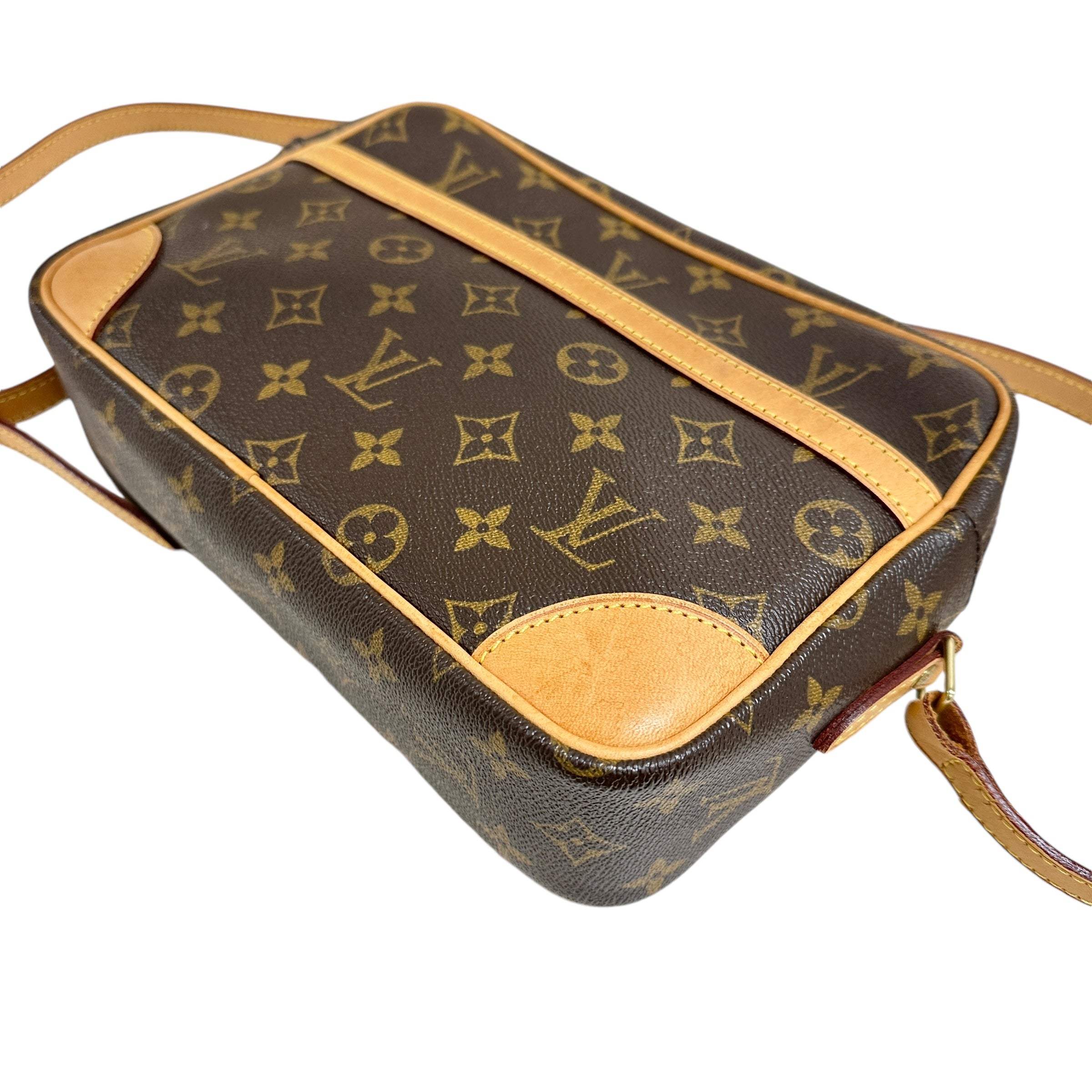 LOUIS VUITTON ルイ・ヴィトン モノグラム トロカデロ27