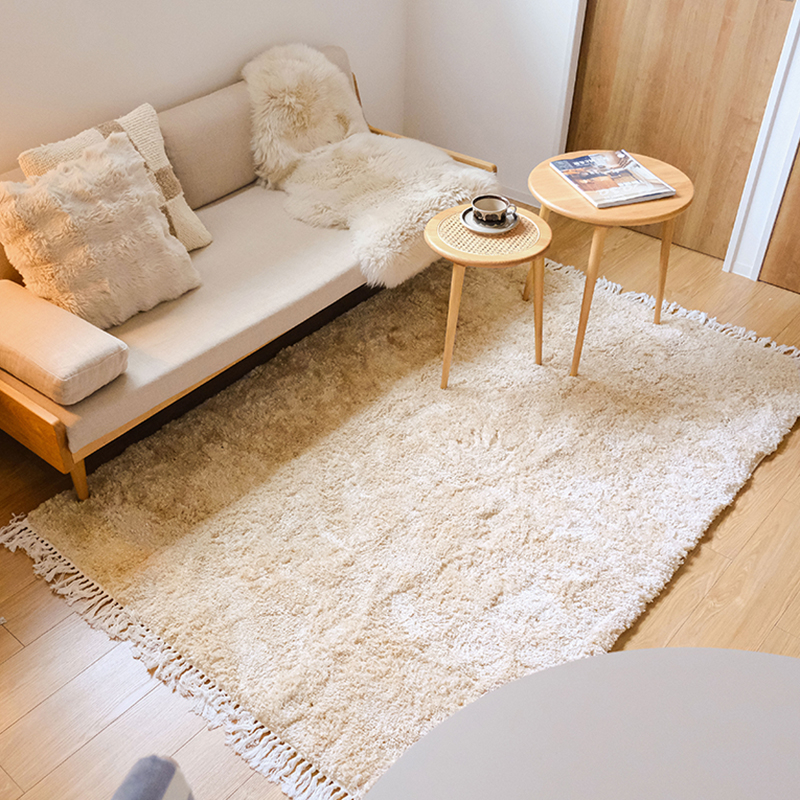 わたしの愛用品-冬支度は足元からふかふかのラグマットLUCE Naturalで